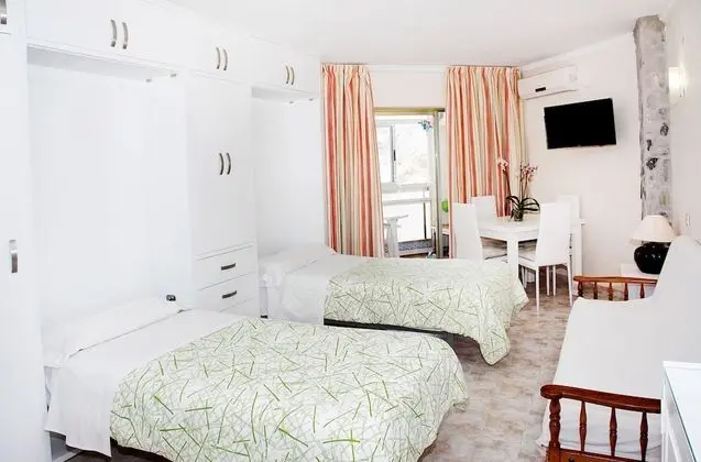 Stüdyo (2 Adults & 1 Child)