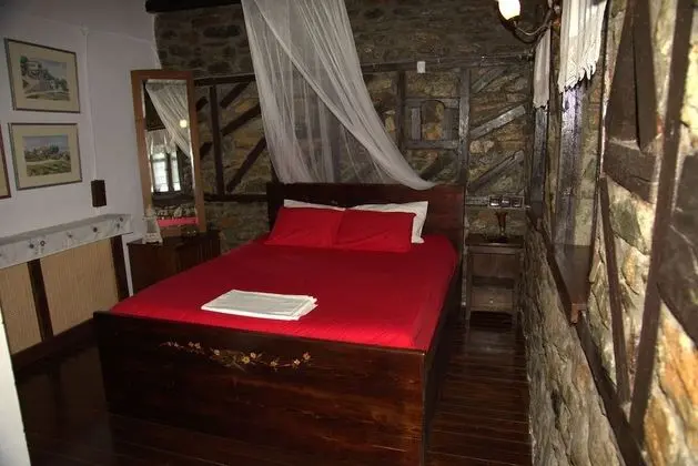 Traditional Tek Büyük Yataklı Oda, 1 Çift Kişilik Yatak ve Çekyat, Şömine, Dağ Manzaralı