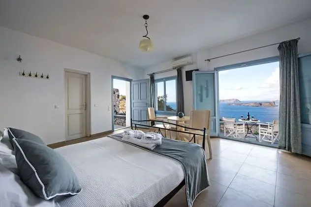 Superior Oda, Deniz Manzaralı (& Volcano view)
