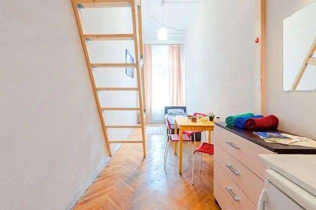 Comfort Üç Kişilik Oda, Ortak Banyo