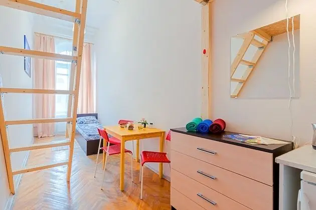 Comfort Üç Kişilik Oda, Ortak Banyo