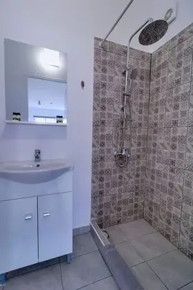 Apart Daire, 1 Büyük (Queen) Boy Yatak ve Çekyat, Sigara İçilmez, Şehir Manzaralı