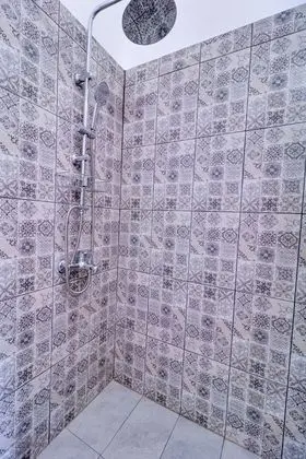 Apart Daire, 1 Büyük (Queen) Boy Yatak ve Çekyat, Sigara İçilmez, Şehir Manzaralı