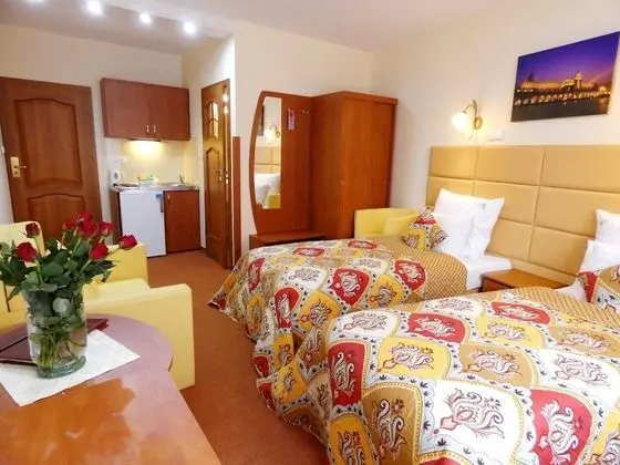 Tek Büyük veya İki Ayrı Yataklı Oda, Küçük Mutfak