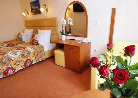 Üç Kişilik Oda, Küçük Mutfak