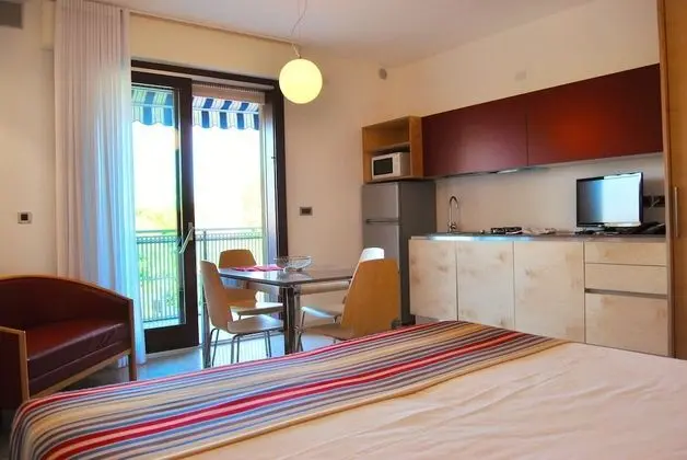 Superior Stüdyo, Balkon