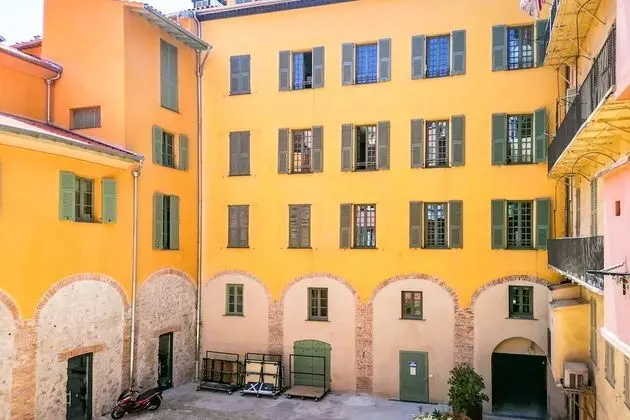 Standard Stüdyo, Balkon