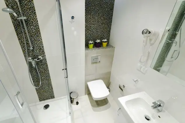 Deluxe Stüdyo, 1 En Büyük (King) Boy Yatak