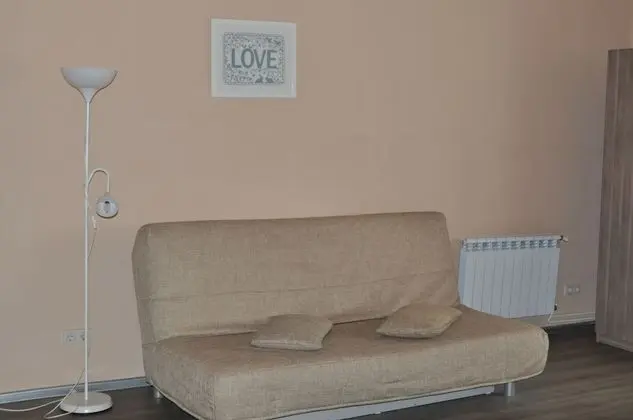 Standard Apart Daire, Bahçe Manzaralı