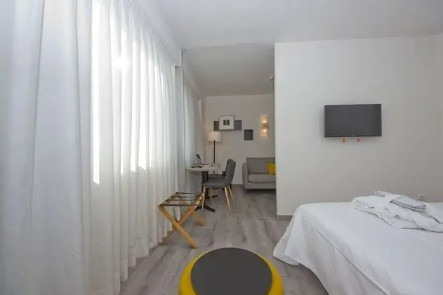 Superior Tek Büyük veya İki Ayrı Yataklı Oda
