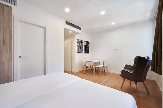 City Tek Büyük veya İki Ayrı Yataklı Oda, 1 Çift Kişilik Yatak, Sigara İçilmez, Şehir Manzaralı