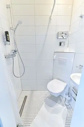 Üç Kişilik Oda, Banyolu/Duşlu