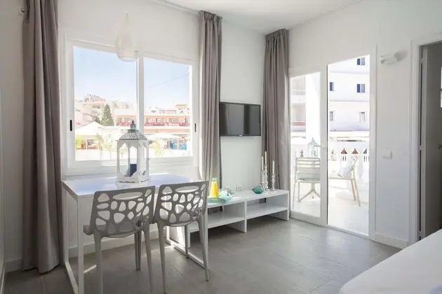 Apart Daire, Havuz Manzaralı
