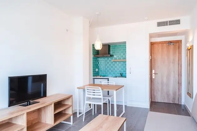 Apart Daire, Havuz Manzaralı