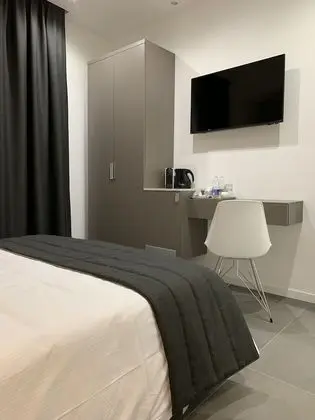 Basic Tek Büyük Yataklı Oda