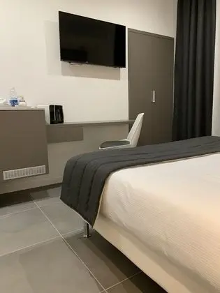 Basic Tek Büyük Yataklı Oda