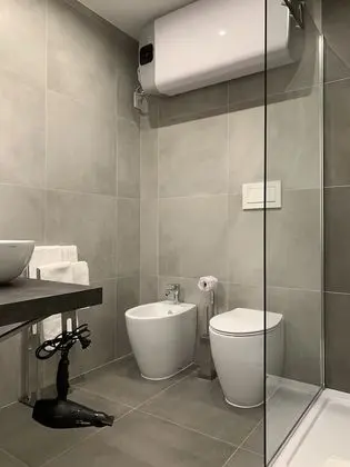 Basic Tek Büyük Yataklı Oda