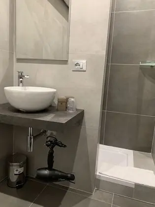 Basic Tek Büyük Yataklı Oda