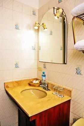 Üç Kişilik Oda