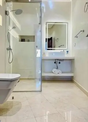 Comfort Süit, Kanal Manzaralı