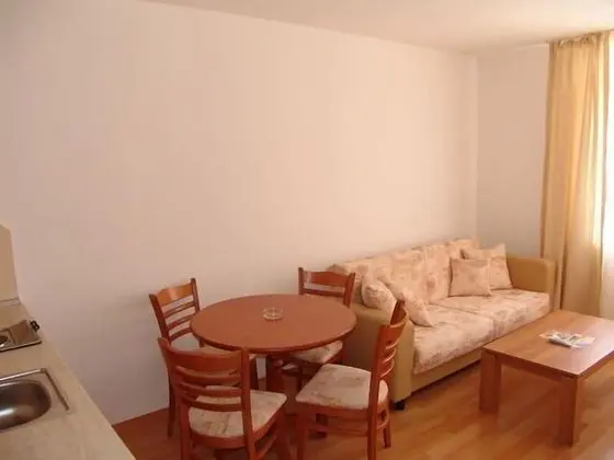 Apart Daire, 1 Yatak Odası, Küçük Mutfak