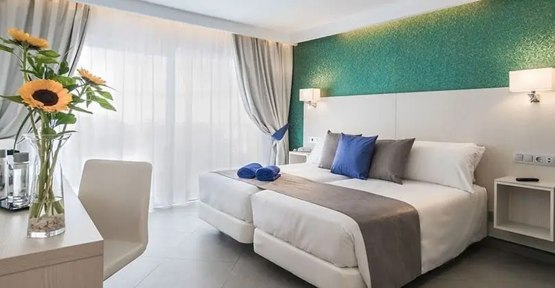 Superior İki Ayrı Yataklı Oda, Birden Çok Yatak, Balkon, Bahçe Manzaralı