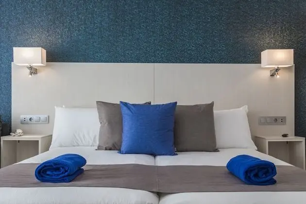 Superior İki Ayrı Yataklı Oda, Birden Çok Yatak, Balkon, Kısmi Deniz Manzaralı