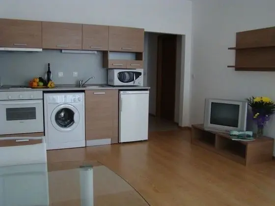 Comfort Apart Daire, Havuz Manzaralı