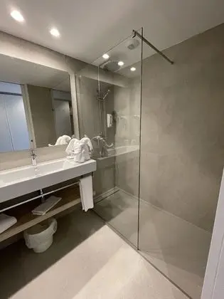 Premium Tek Büyük Yataklı Oda