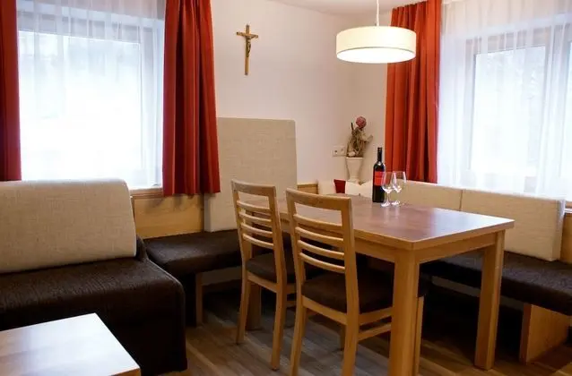 Apart Daire, 2 Yatak Odası, Balkon