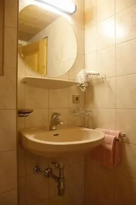 Tek Büyük veya İki Ayrı Yataklı Oda, Balkon