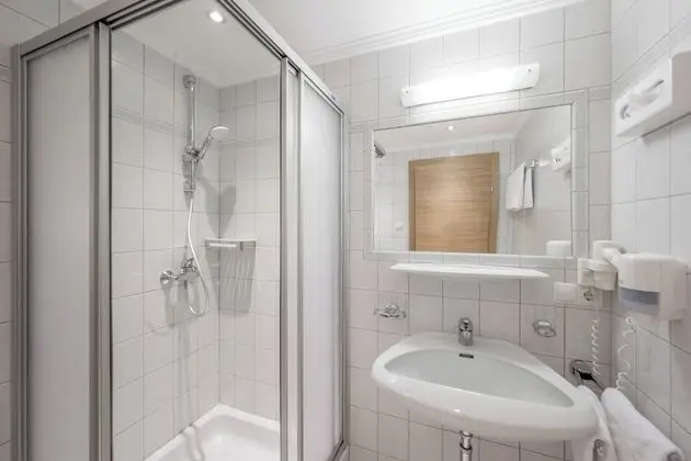 Tek Büyük Yataklı Oda, Balkon