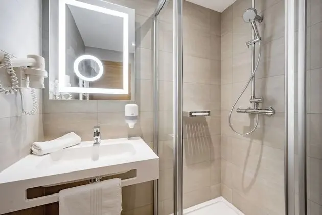 Tek Büyük Yataklı Oda, Balkon