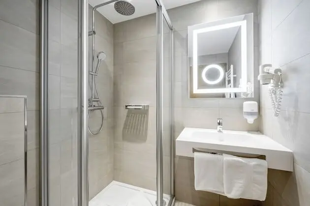 Tek Büyük Yataklı Oda, Balkon