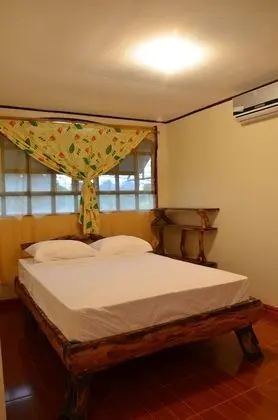 Apart Daire, 2 Yatak Odası, Mutfak, Bahçe Manzaralı