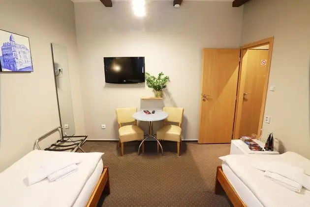 Standard Tek Büyük veya İki Ayrı Yataklı Oda