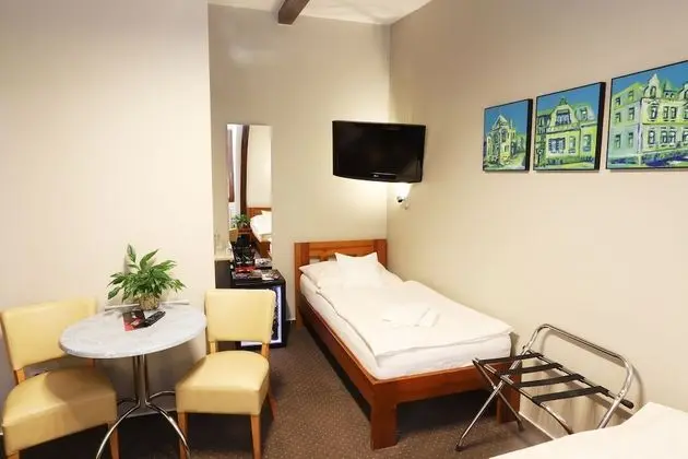 Standard Üç Kişilik Oda