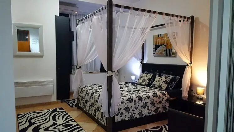 Comfort Tek Büyük Yataklı Oda
