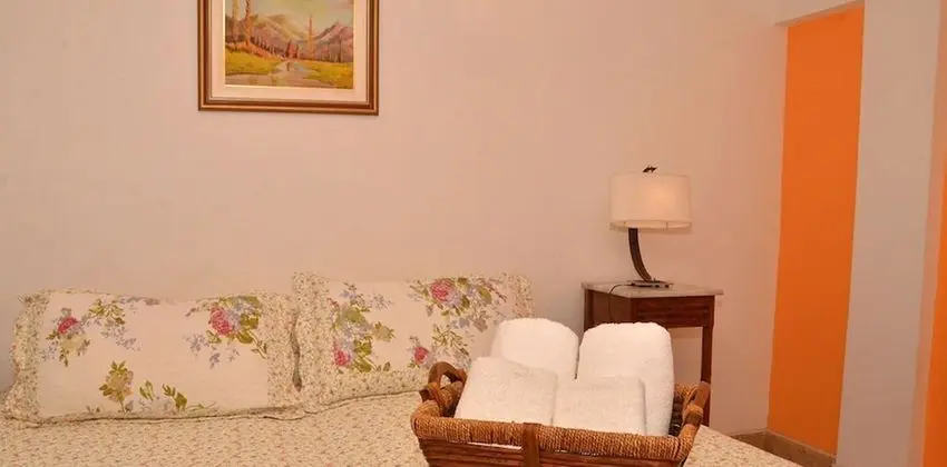 Kır Evi, Göl Manzaralı