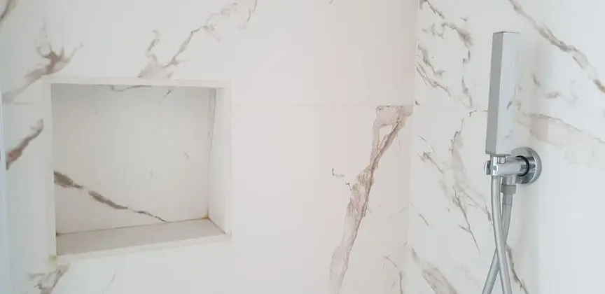 Tek Büyük Yataklı Oda, Ortak Banyo