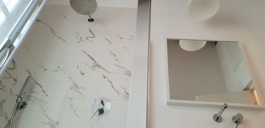 Tek Büyük Yataklı Oda, Ortak Banyo