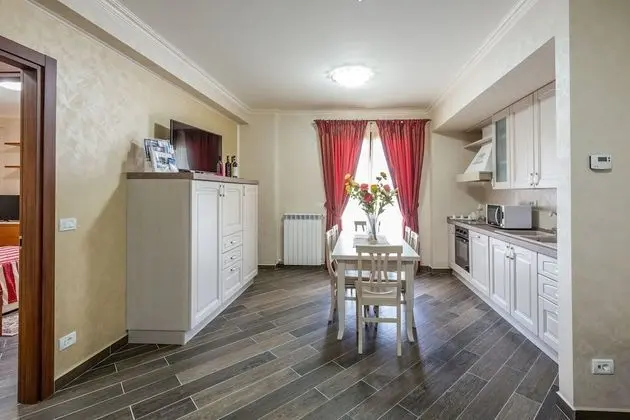 Superior Apart Daire, 2 Yatak Odası, Kısmi Göl Manzaralı