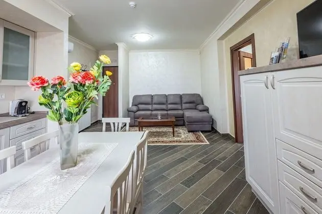 Superior Apart Daire, 2 Yatak Odası, Kısmi Göl Manzaralı