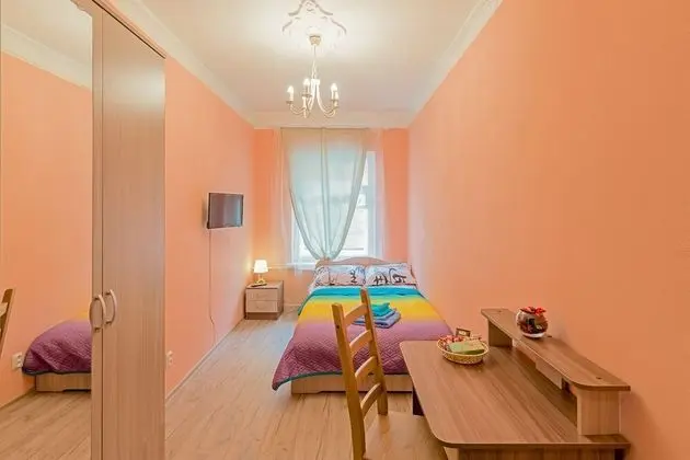 Tek Büyük Yataklı Oda, Ortak Banyo (3)