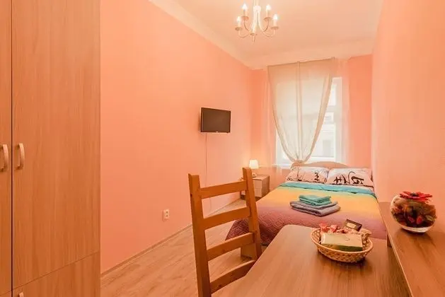 Tek Büyük Yataklı Oda, Ortak Banyo (3)