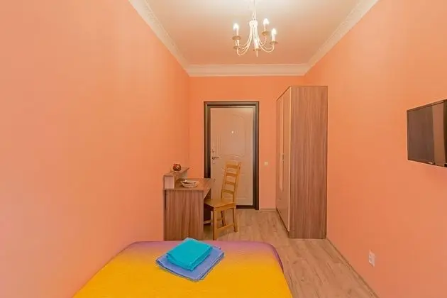 Tek Büyük Yataklı Oda, Ortak Banyo (3)