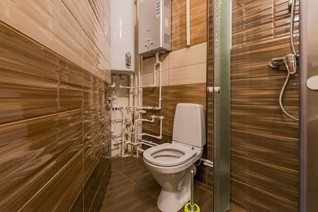 Tek Büyük Yataklı Oda, Ortak Banyo (3)