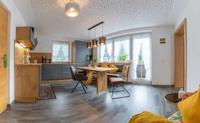 Apart Daire, Dağ Manzaralı (Corn)