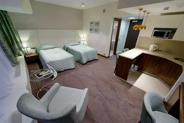 Business Stüdyo (Twin Studio)