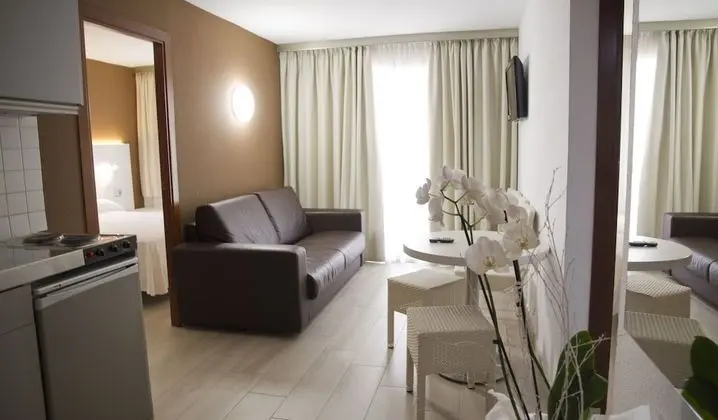 Family Apart Daire, 2 Yatak Odası, Balkon, Şehir Manzaralı